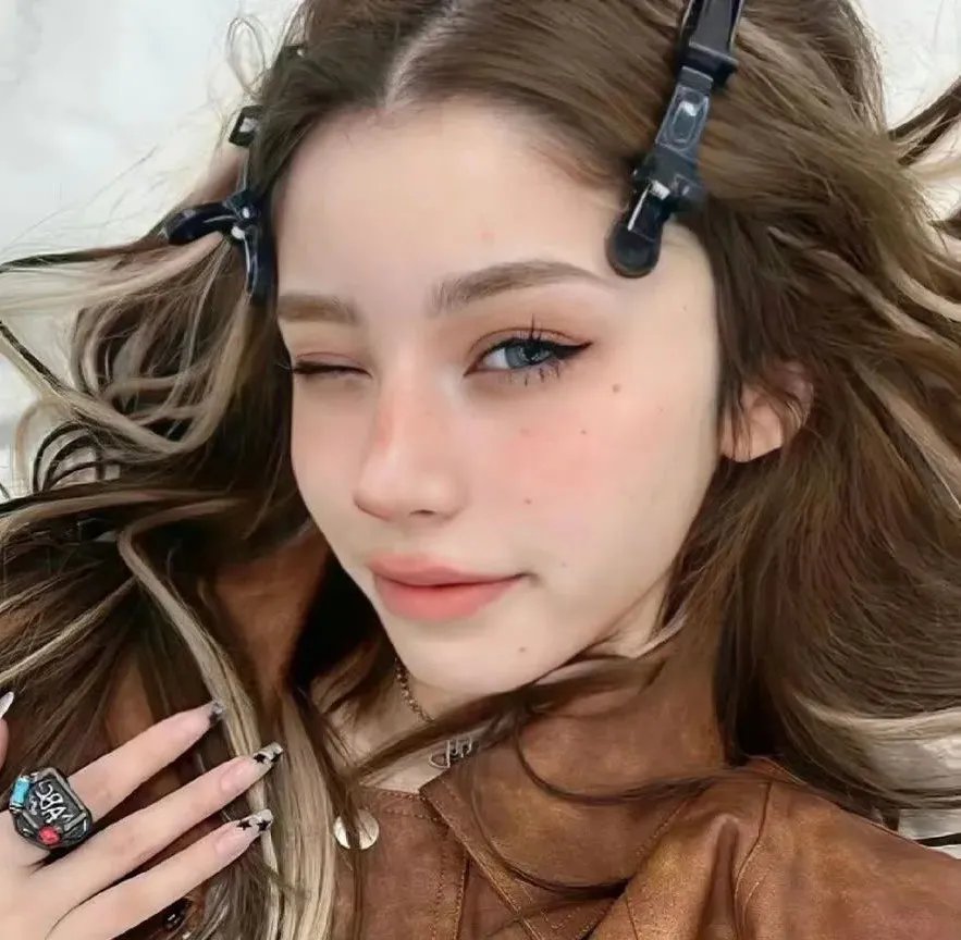 报告容先生你的小甜妻要亲你了